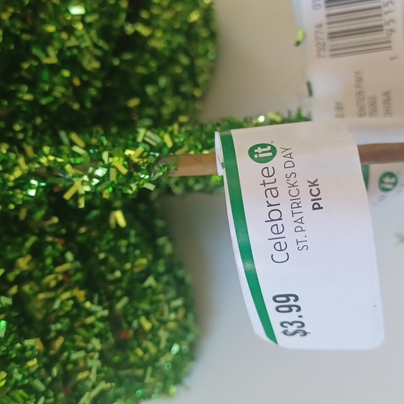 St. Patrick's Day Decor Bundle - Picture 4 of 5